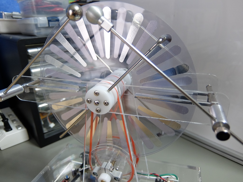 大人の科学マガジン ウィムズハースト式静電気発生器 大人の科学マガジン ウィムズハースト式静電気発生器 大人の科学