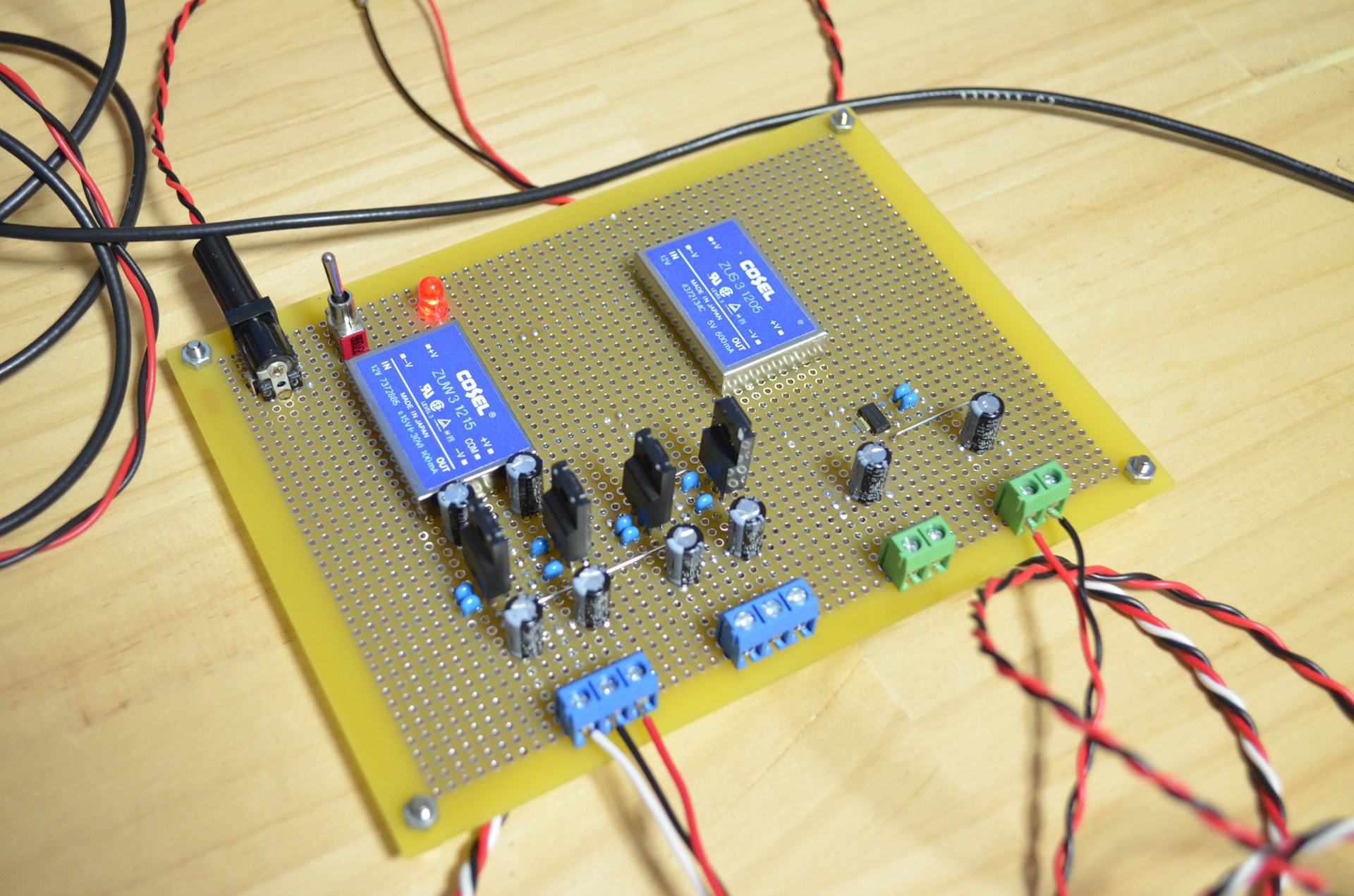 アナログ回路実験用電源 Yoshikiyo Lab